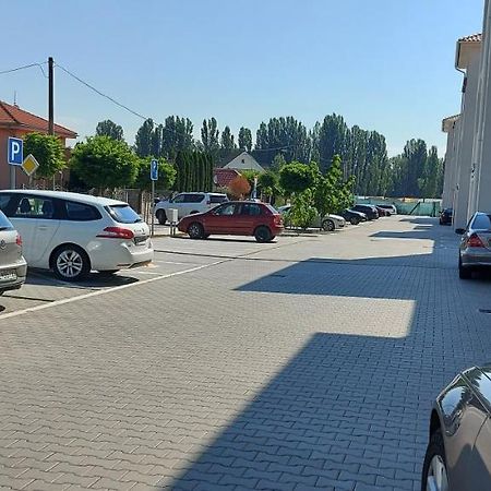 Apartmán Dunajská Streda Exterior foto